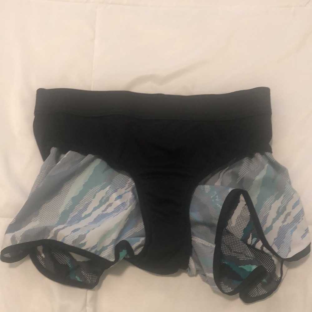 Victoria’s Secret Sport The Player shorts with inside underwear & hidden pocket - Picture 6 of 8